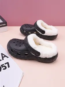Winter Fleece Lined Hole Holes Shoes, Tire Sole Design Slippers, Warm Indoor Footwear for Winter Season, Cozy & Comfortable, Fuzzy Warm Slippers