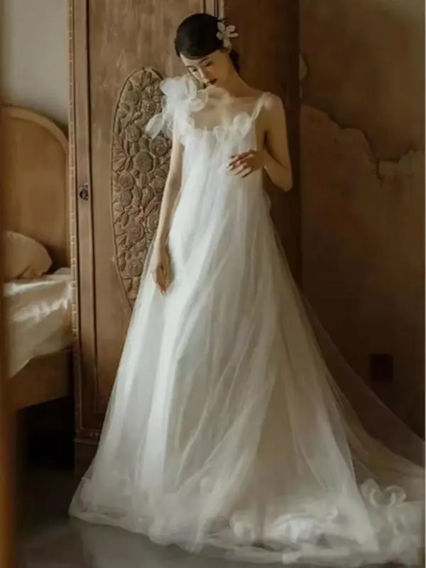 BRAND NEW : White princess morning gown female bride engagement dress French high-end sense niche light BRAND NEW : White princess morning gown female bride engagement dress French high-end sense niche light