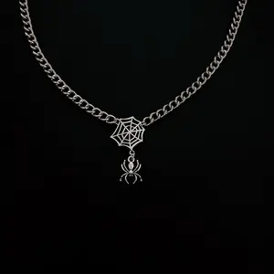 titanium steel spider necklace, high-end spider clavicle chain, personalized pendant for men and women, street necklace, niche design, men's clavicle chain, cold wind, dark temperament pendant