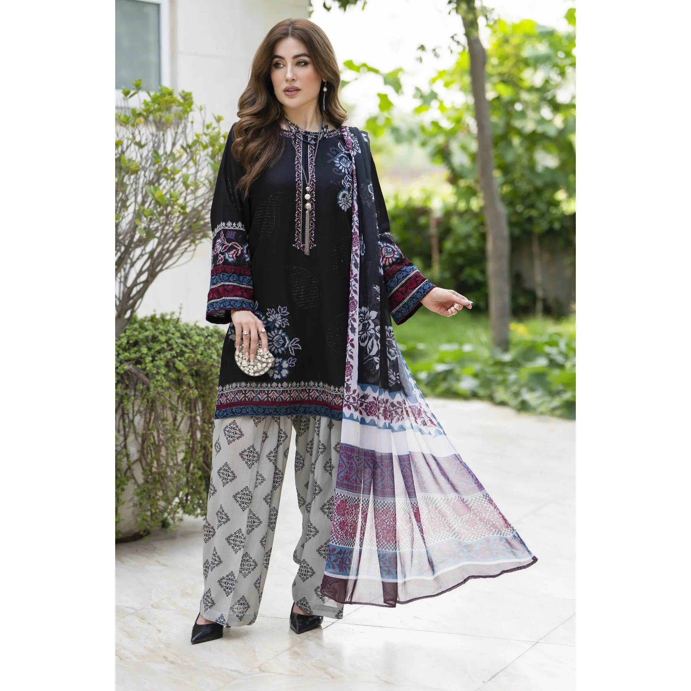 Gul Warun 3pc Cross-Stitch Embroidered Cotton Suit with Farshi Shalwar – AMG3