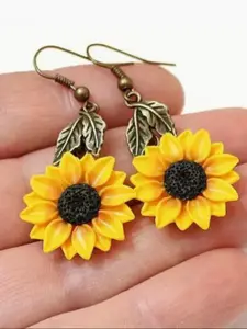 Retro-style sunflower-shaped long pendant earrings, alloy-coated women's jewelry set, Valentine's Day gift recommendation, versatile and fashionable accessories, New Year gifts, fashionable accessories suitable for any occasion.