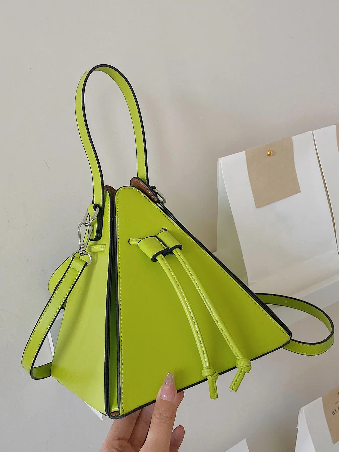 Women's Elegant Triangle Shaped Crossbody Bag, Stylish Crossbody, Fashionable Solid Color Shoulder Bag for Daily Used, Casual Trendy Versatile High-quality Daily Commuting Bag, Hobo Crossbody Bag