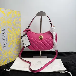 Pre-owned VERSACE Leather Shoulder Bags 9.02'' R1799 Shoulder Bag C12021090248 0611 T2 Ella