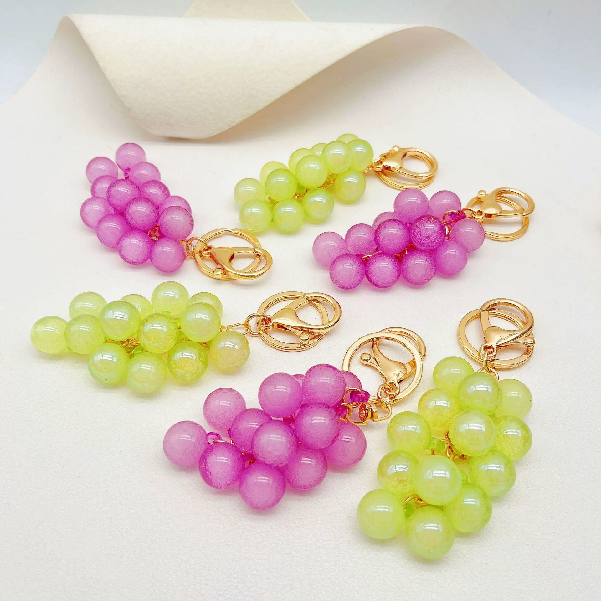Cute Bubble Jelly Grape Cluster Keychain, Emulational Fruit Bag Charm, Trendy All-match Pendant Accessory for Women Girls Students, Car Key & School Bag Decor, Perfect Holiday Birthday Gift
