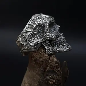 1pc Men's Stainless Steel Skull Ring - Gothic Punk Jewelry with Heavy-Duty Baroque Skull Design, Edgy Biker Ring for Halloween, Motorbike, Concerts - Durable Everyday & Party Statement Ring for Men - Cool Gothic Gift Idea