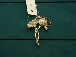 Amher Studio 18K Gold Plated Elegant Statement Brooch Pin with Pearl and Crystal Accents for Stylish Outfits