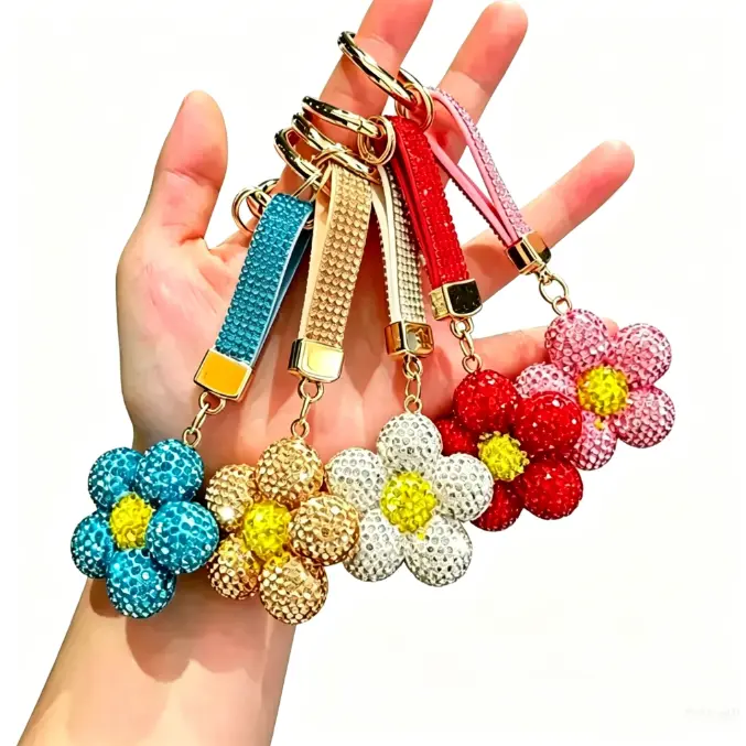 Shiny Crystal Floral Key Ring, Bling Rhinestone Flower Pendant, Trendy Accessory for Ladies