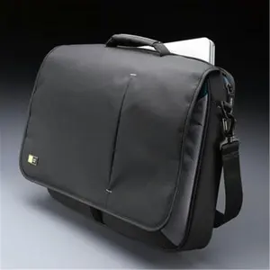 212 MAIN Case Logic Messenger Bag - 15-17 in, Shoulder Straps, Padded Handles, USB Pocket, Zipper Closure