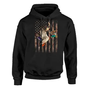 Duck Hunter American Flag Waterfowl Hunting Camouflage Men Cozy Classic Print Pullover Hoodie, Casual Long Sleeve Crew Neck Hoodie