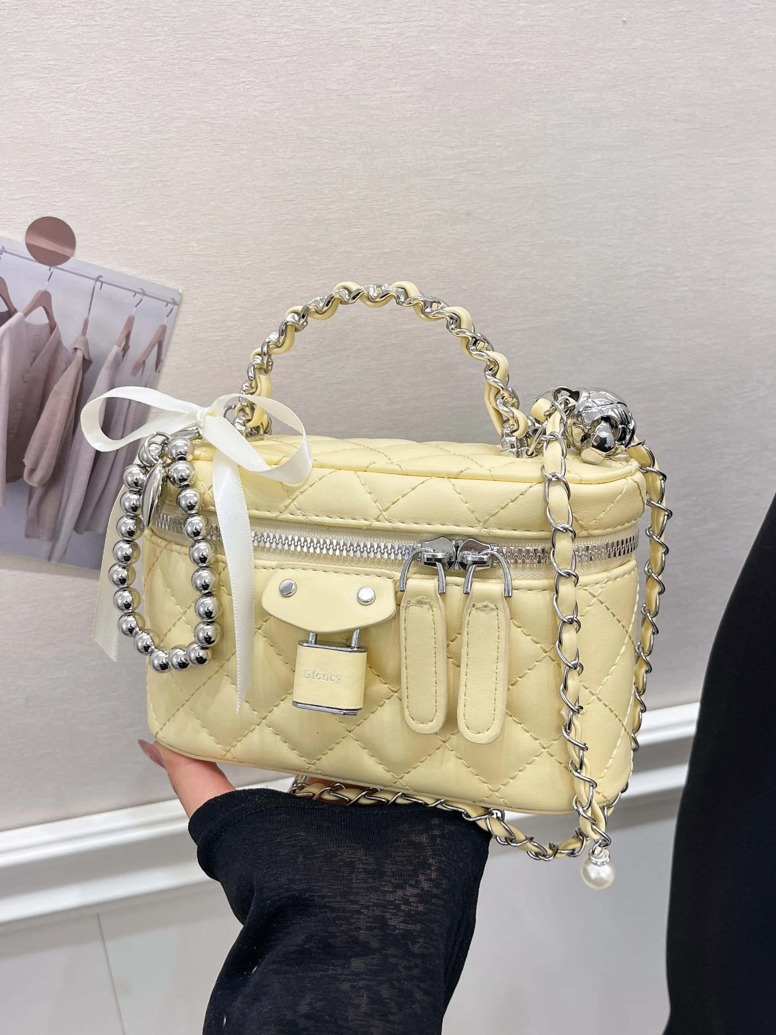 Fashion Women's Versatile Elegant High-Quality Simple Shoulder Bag for All Seasons, Everyday Crossbody Bag, Fashionable Quilted Crossbody Bag, Shoulder Purse