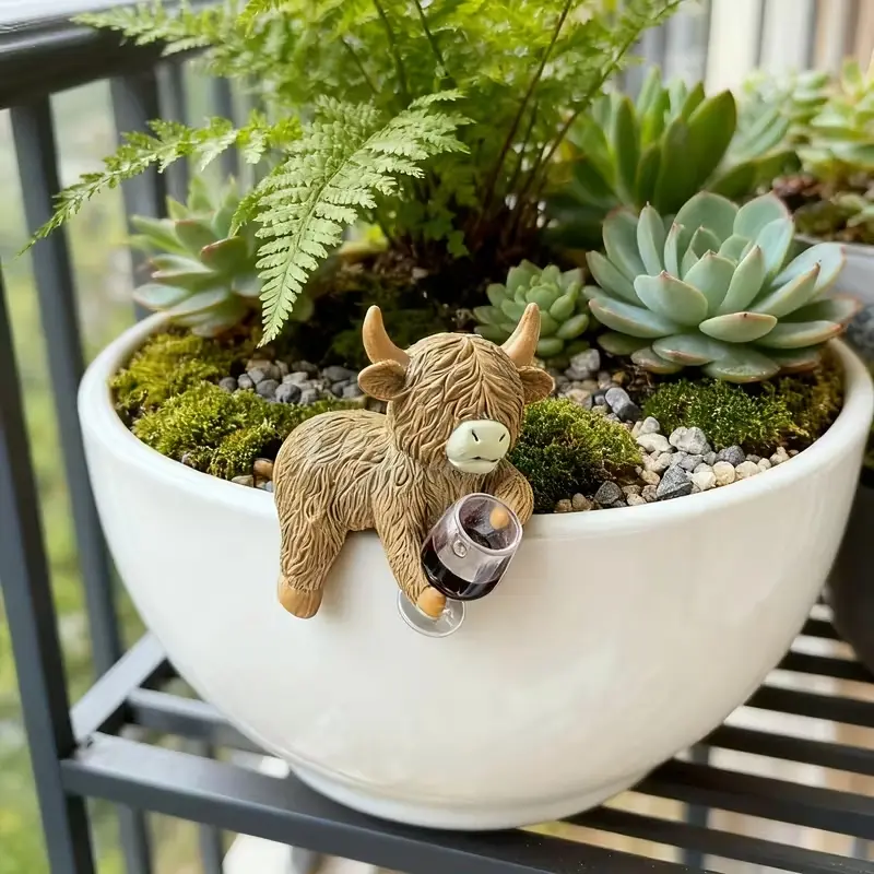 Highland Cow Statue Planter, Scottish Cow Figurine with Wine-Like Cup, Resin Garden Pot for Indoor Outdoor, Balcony & Patio Decor, Succulent Pot, Outdoor Planters, Outdoor Pots, Flower Pots