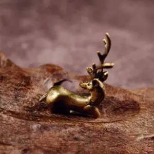 Pure Copper Deer Figurine, Brass One Deer Peace Tea Pet Ornament, Decorative Handheld Piece, Vintage Copper Craftsmanship, Collectible Figurine, Home Decoration, Nature