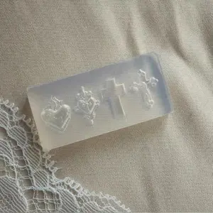 Nail Art Mold Flame Heart Jesus Cross 3D High Transparency Carving Cute Designs Standing Bear Fish Unicorn Rabbit Template