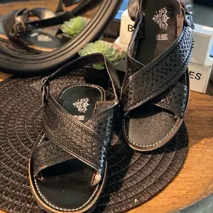 DIAMANTÉ NEGRO / MEN’S HUARACHES CRUZADO