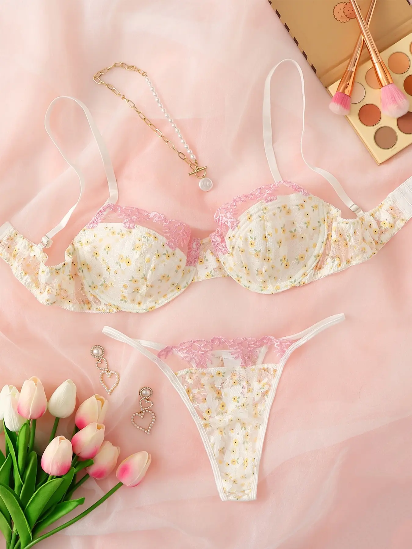 Valentine's Day New Women's Sexy Cute Lingerie Two-Piece Set, Sweet Ditsy  Floral Lace Underwear, Breathable Comfort Bra and Panty Set