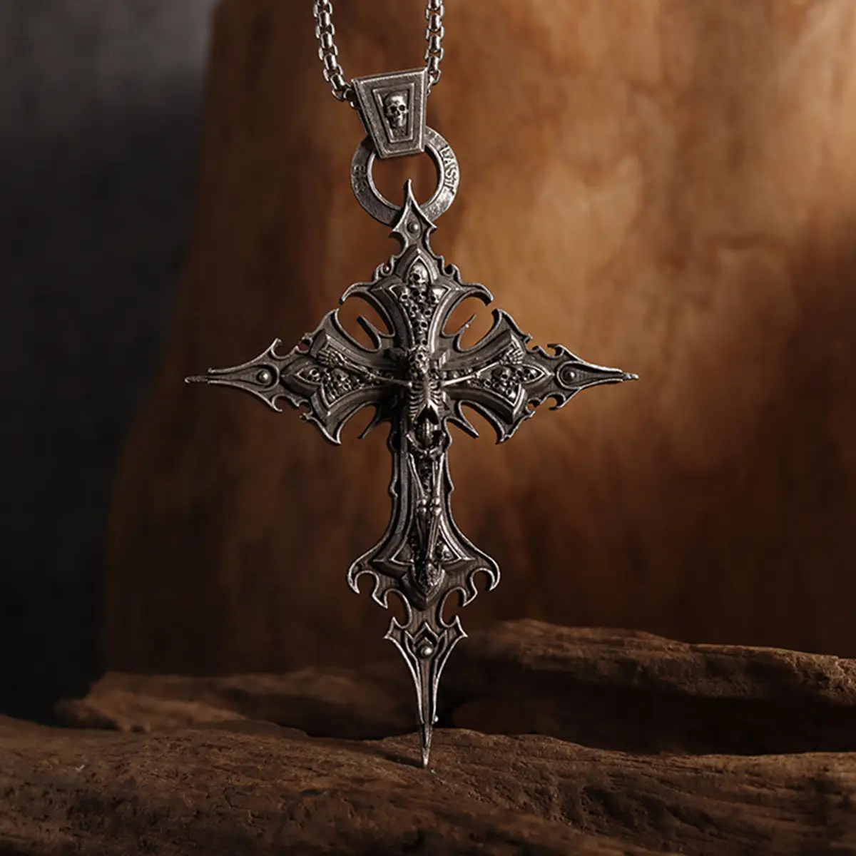 [New Product Offer] Gothic Skull Cross Necklace Fashion Design Niche Personality Hip-Hop Retro Punk Style Accessories