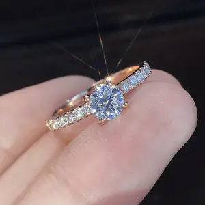 Elegant And Exquisite Simple Zircon Ring Studded With Shiny Zircon Perfect For Engagement, Wedding, Anniversary, Party And Banquet