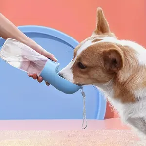 1 portable dog water bottle for outdoor use. Features a button-operated spout, leak protection, and ease of cleaning. The water can be returned to the bottle. Suitable for dogs and cats to use while playing outdoors.