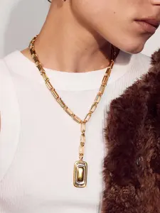 A Simple Square Square Color Blocked Pendant Paperclip Chain Stainless Steel 18k Gold Plated Waterproof And Anti Allergy Jewelry Modern And Trendy Party Charm Matching