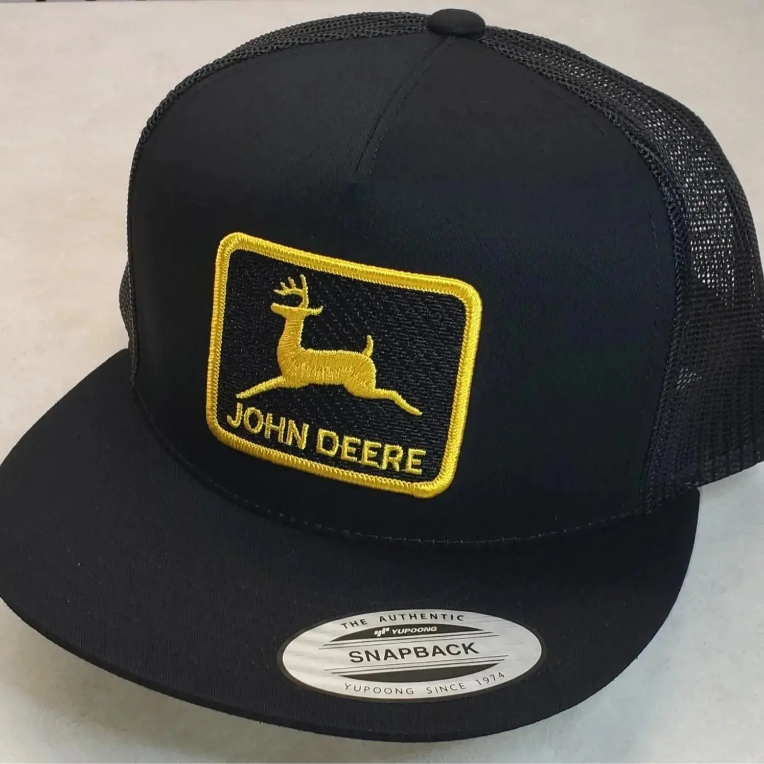Vintage John Deere Deer Logo Trucker Hat, Embroidered Snapback Mesh Cap, Flat Bill Farm Hat, Country Western Hunting Hat, Adjustable Trucker Cap for Men Women Outdoor
