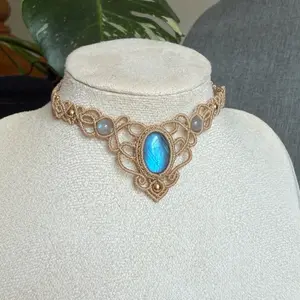 Handmade  macramé necklace with labradorite and moonstone