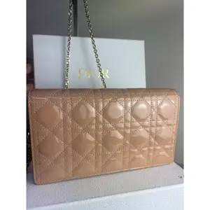 Pre-owned Leather Shoulder Bags Christian Dior Patent Cannage Lady Dior Chain Clutch