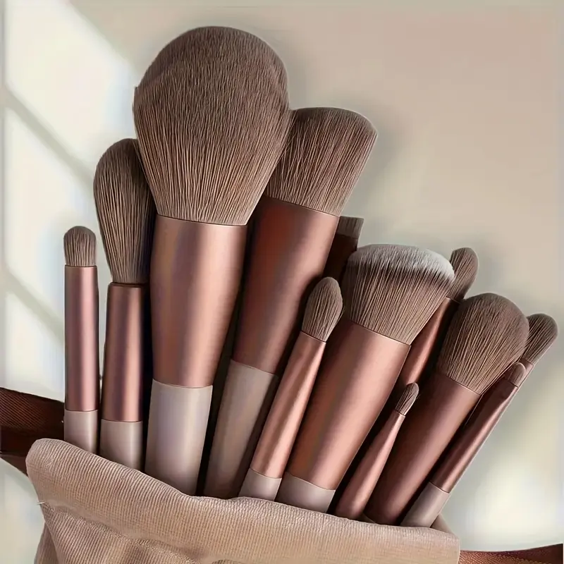 Professional Makeup Brush Set, Soft Bristles Suitable for Eyeshadow, Foundation, Highlighter & More