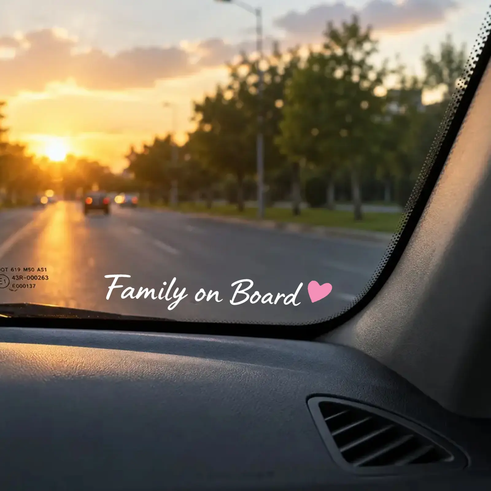 4PCS Car Decal Set: Family on Board x2 + Good Vibes Only x2 — Design for Safe Driving Ideal for Drivers and Car Enthusiasts Vehicle Exterior Decoration Windshield Sticker 10x2cm