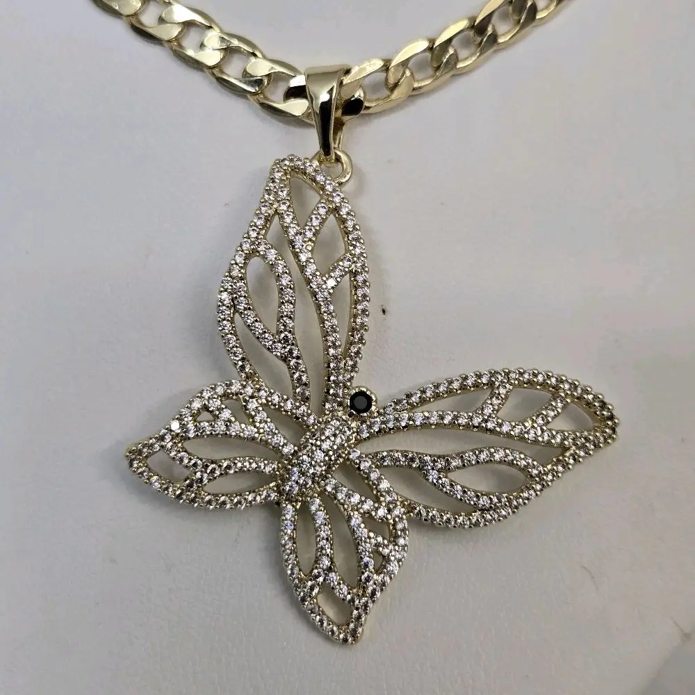 # 0110 Cadena cubana con dije de mariposa 4mm