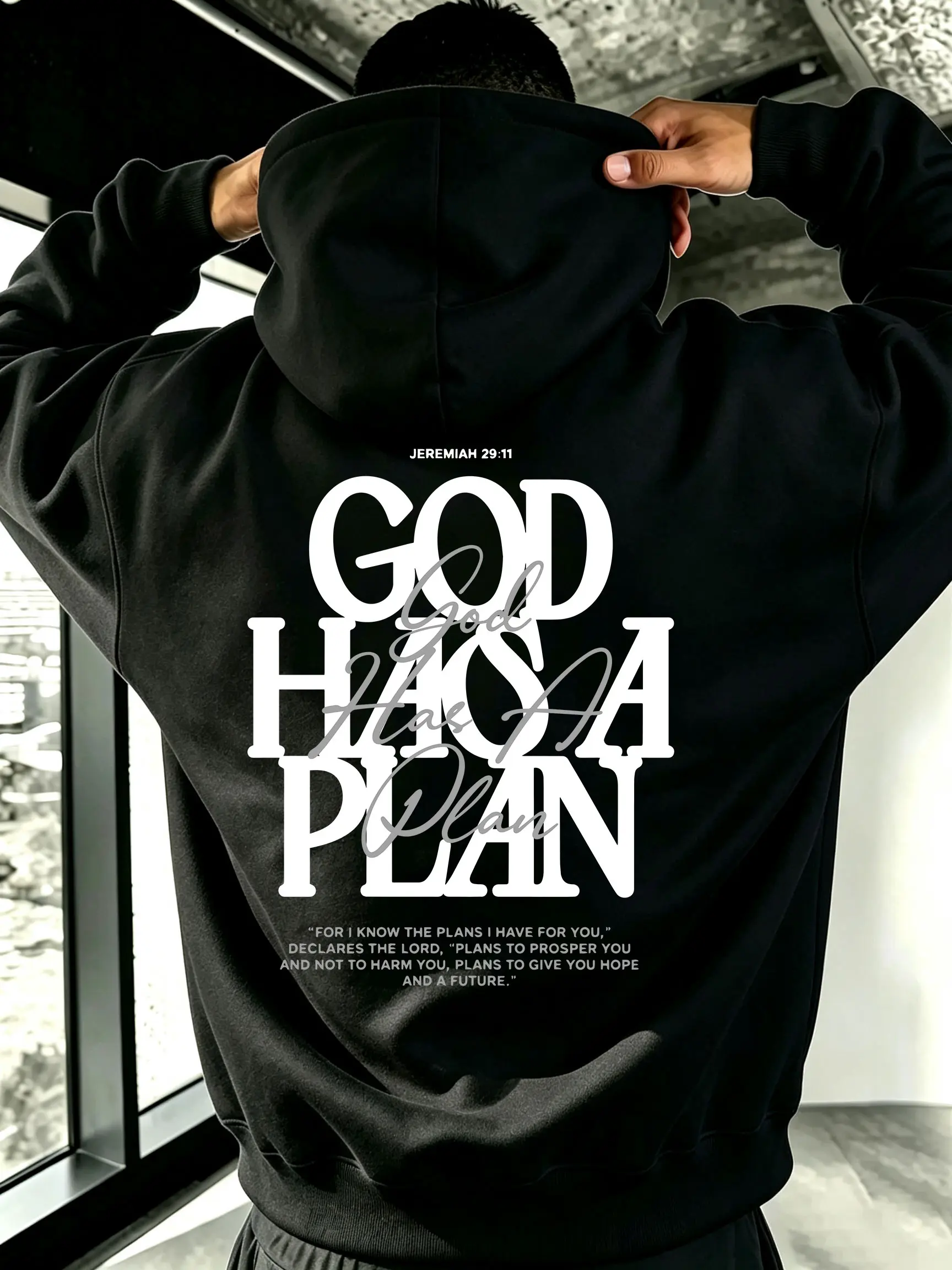 God Has A Plan Men’s American-Style Loose Fit Hooded Sweatshirt with Inspirational English Text on the Back, Faith-Themed Pullover Hoodie