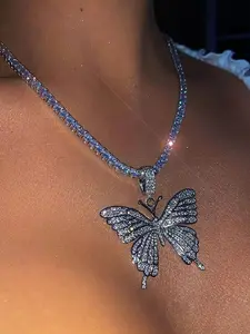 Exaggerated Luxury Rhinestone Butterfly Necklace Chain, Stylish Punk Hip Hop Jewelry for Women, Unique Statement Piece for Fashion Lovers, Jewelry Design