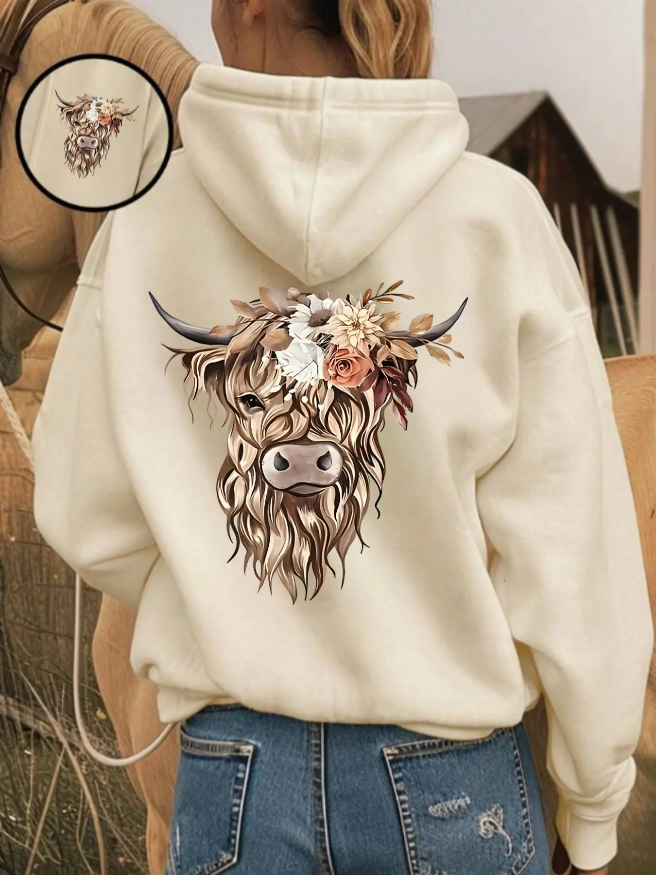 Unisex Highland Cow Floral Graphic Hoodie, Retro Country Style Long Sleeve Baggy, Oversize Fit Pullover Sweatshirt with Floral Cow Print, Casual Wear, Ideal for Farm Life & Casual Outings, Gift for Animal Aesthetic & Vintage Fans