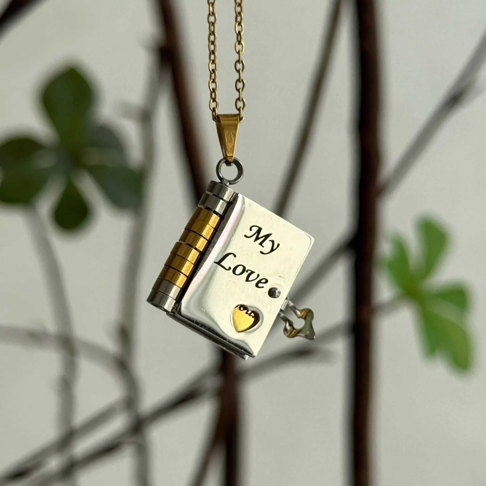 Locket Style Miniature Book Necklace, Tarnish-Resistant Stainless Steel Chain Jewelry, Meaningful Gifts for Valentine's Day & Anniversary