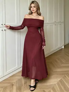 A ladies' pure and fashionable wine red one shoulder long sleeved dress, with a cinched waist to show off weight, suitable for summer, nightclubs, concerts, dances, dates and other occasions