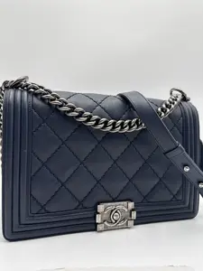 Pre-owned CHANEL Leather Luxury Bags & Accessories Lambskin Le Boy Chain Shoulderbag, Navy Blue Date Code: 18781274