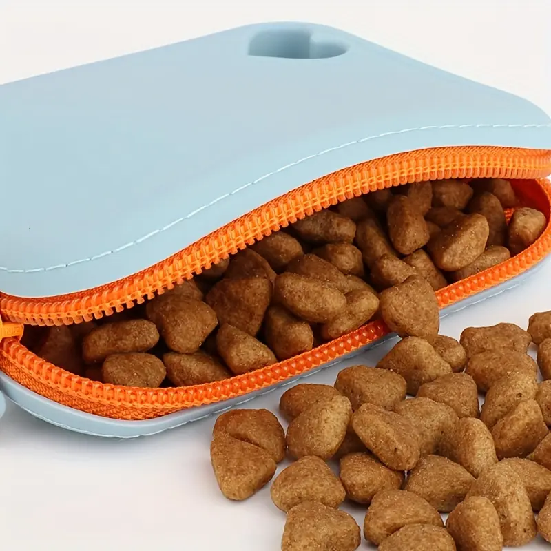 Silicone Dog Therapy Bag, Pet Snack Pack Travel Portable Training Bag, Training Aid, Convenient Pet Accessory for On-The-Go Use