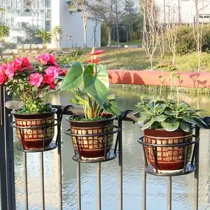 Hanging Iron Plant Pot Rack with Hooks, Metal Hanging Planter Basket Holder, Wall Plant Holder, Flower Pot Container Accessories, Suitable for Fence, Patio, Balcony, Outdoor Plants, Round Railing Hanging Pot Holder for Succulents & Green Plants