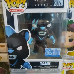 tank - solo leveling - common -vinyl figure with protector