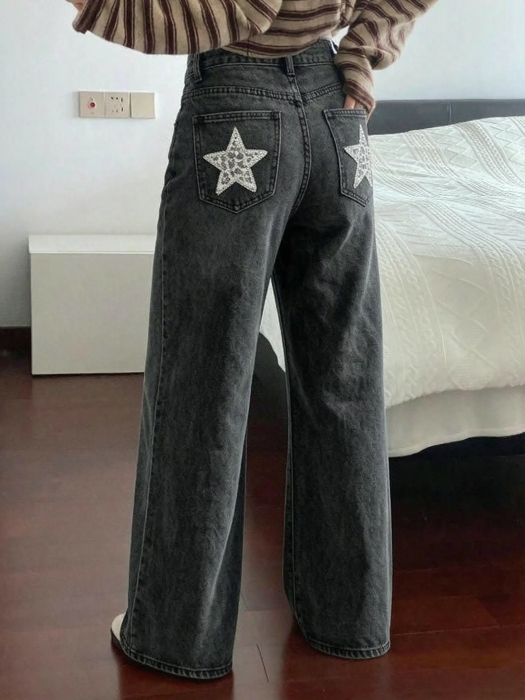 Women's Casual Loose-Fit Denim Jeans Women High Rise Black Washed Wide Leg Jeans Leopard Star Patch Pocket Loose Baggy Denim Pants Y2K Streetwear