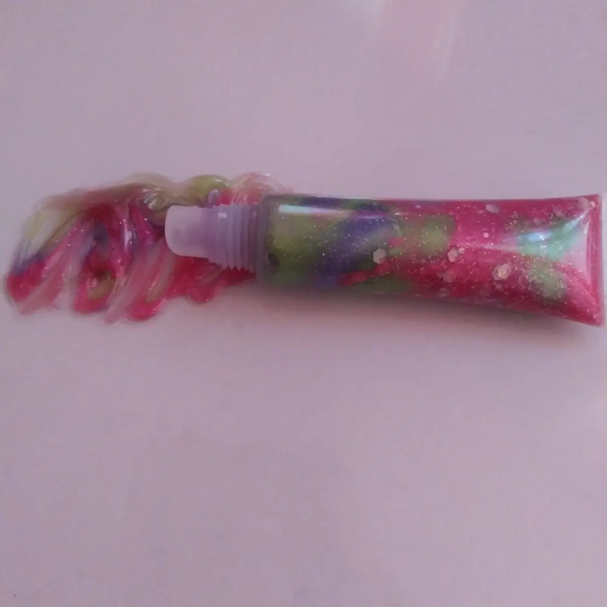 Cosmic Kisses Multicolored Lipgloss in Marshmallow Flavor