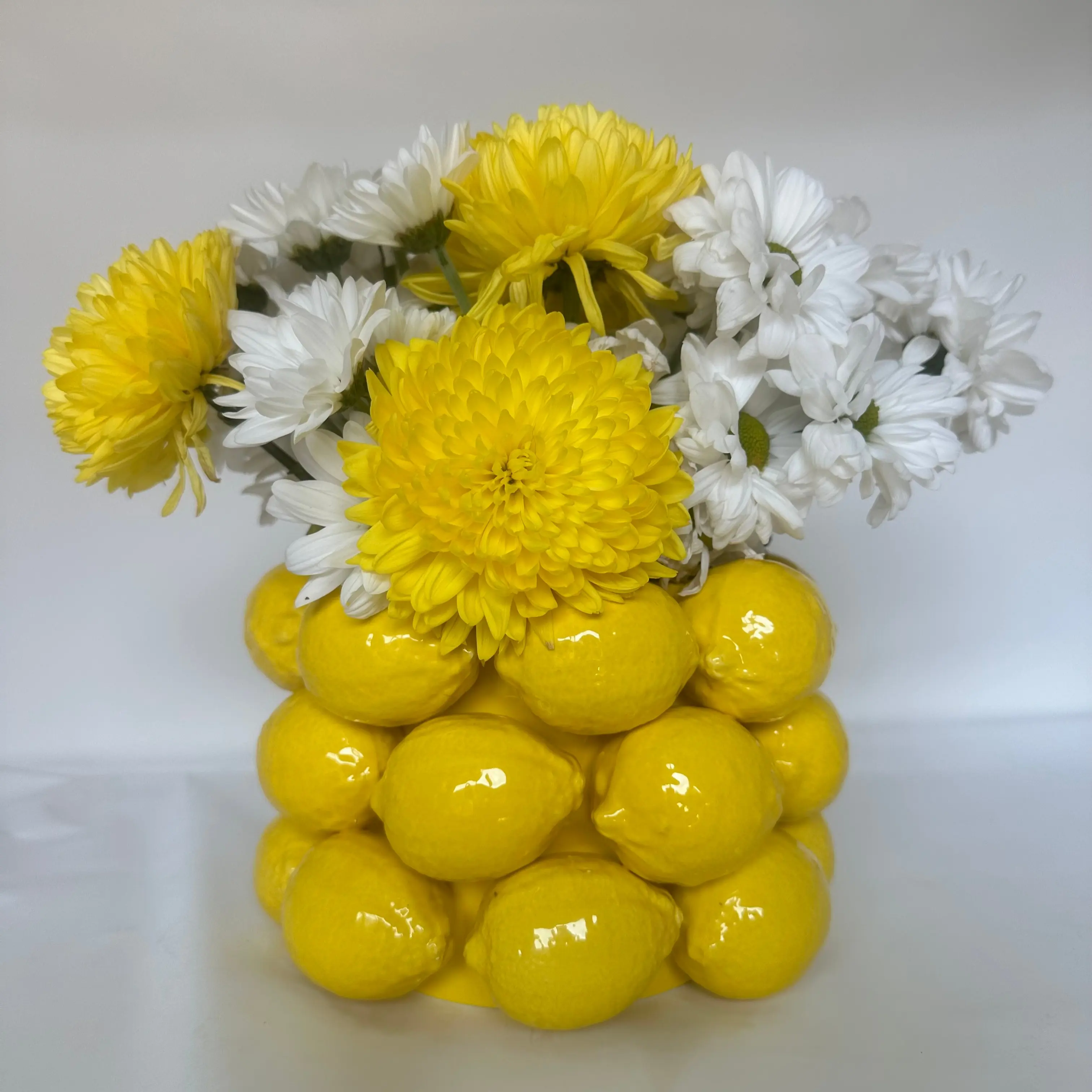 PEACHIIPITT Modern Lemon Vase Vibrant Yellow Ceramic with Glossy Glaze for Fresh Blooms & Herbs Eye-Catching Design for Modern Decor Gift Ready