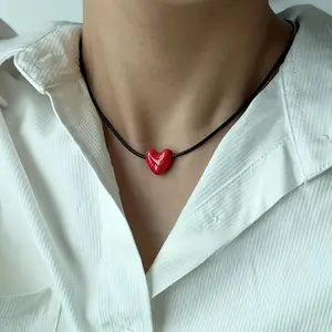 1pc Women'S Elegant Red Heart Pendant Necklace - Adjustable Chain with Cord, Vintage Minimalist Ceramic Heart-Shaped Pendant for Everyday & Special Occasions, Perfect Valentine'S Birthday Mother'S Day Gift, Heart Necklace, Occasion Jewelry