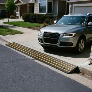 VEVOR Car Driveway Rubber Curb Ramp, 1 Pack 4FT Long Heavy Duty Low Profile Slope Ramps, 2.6 Rise, 33069 lbs Load Capacity, Reflective Safety Strips, for Vehicles, RVs, and WheelchairsVEVOR Super Brand Day