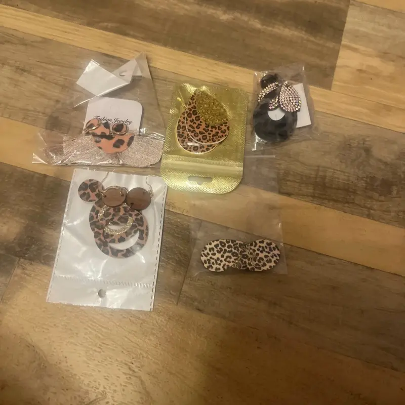 Pack of 6 Leopard Print Earrings
