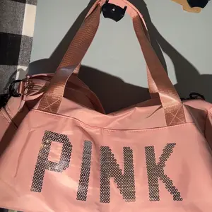 Fitness Bag with Shoe Compartment, Stylish Letter-Print Large-Capacity Lightweight Crossbody Gym Bag, Multifunctional Shoulder Bag