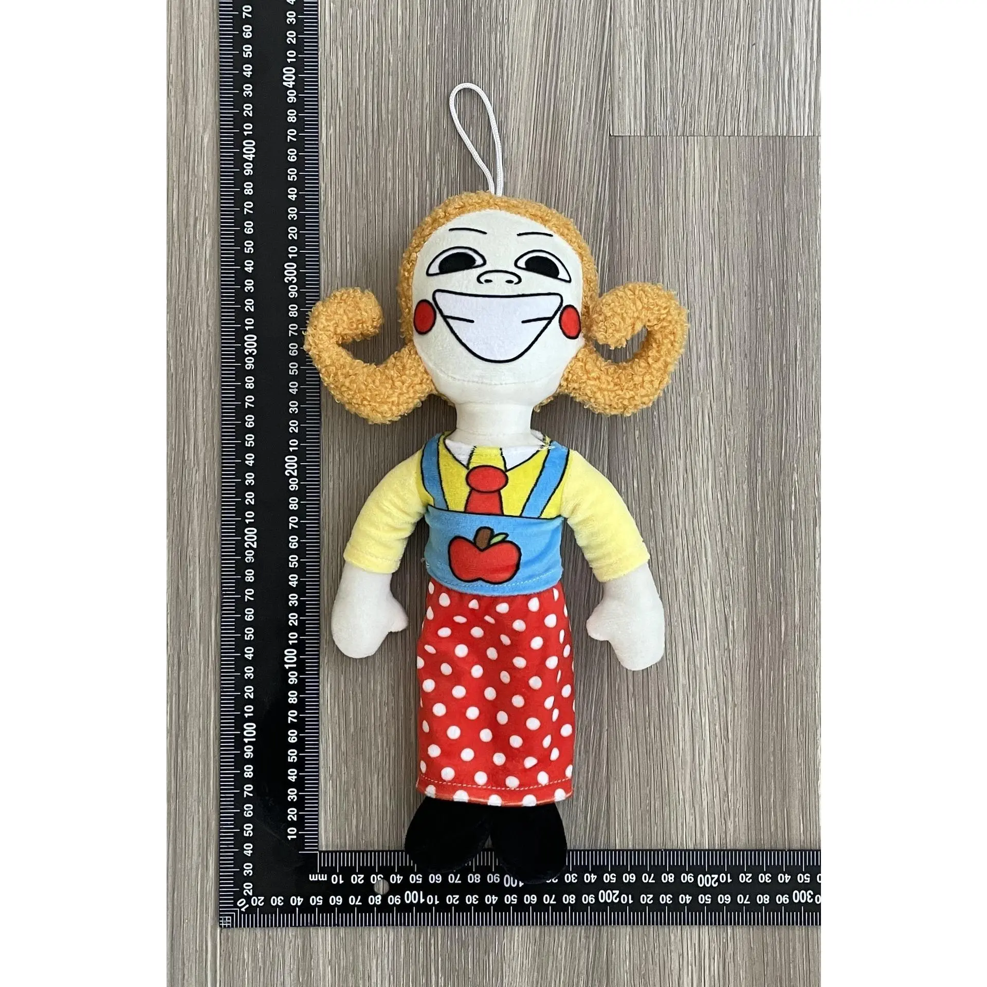 32CM113G Poppy female teacher