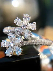 Elegant Women's Flower Adjustable Ring, Fashionable Engagement Wedding Jewelry, Perfect Gift for Valentine's Day & Christmas