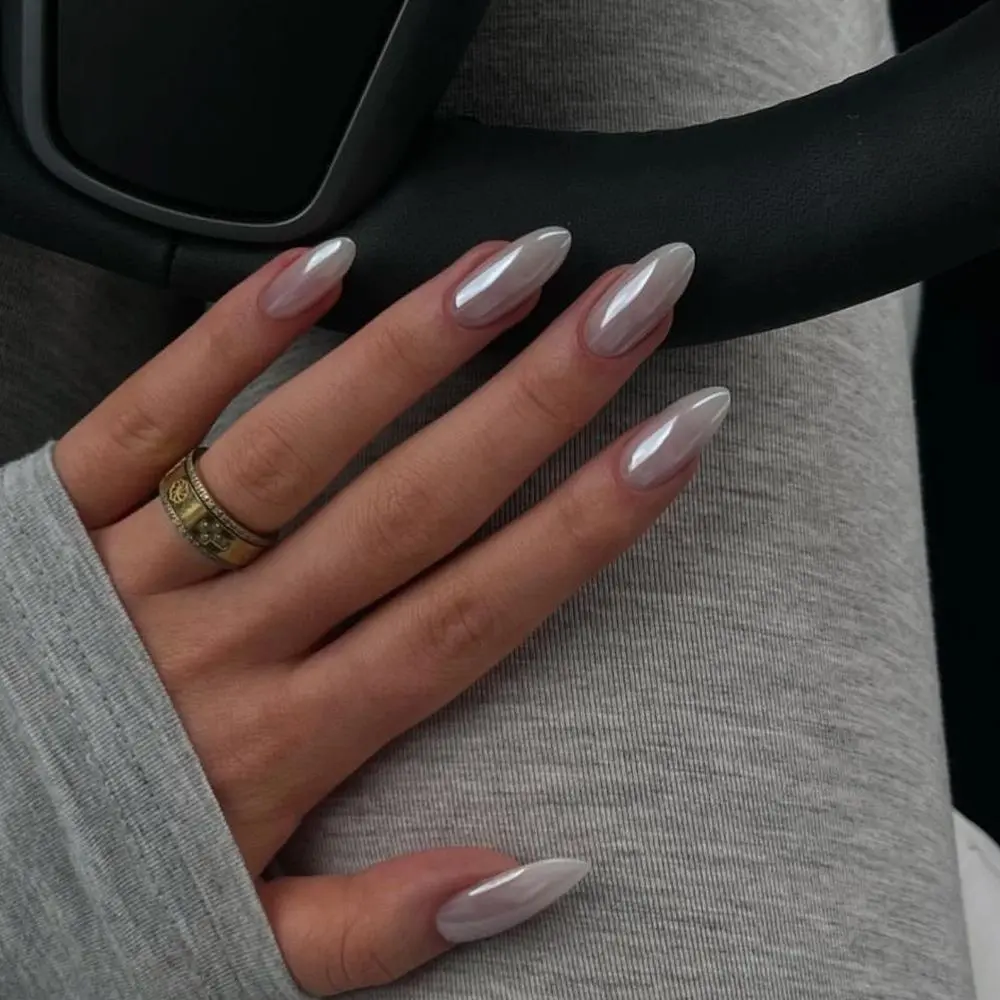 Icy Silver Grey Aurora Chrome Press On Nails, Glazed Almond Shaped Reusable Fake Nails, Clean Girl Aesthetic, Glossy Salon Look, Summer Nail Art, moonlight nails, Minimalist Luxury Nail, High Quality