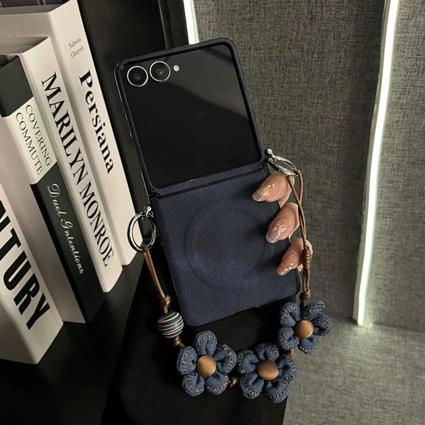 Retro Navy Blue Woven Pattern Magnetic Phone Case With Flower Rope for Samsung Galaxy Z Flip7 Zflip6 Z Flip5 Flip7fe Hard Cover, Accessories, Smartphone, Cellphone, Casing, Woven Fabric, Z Flip Series