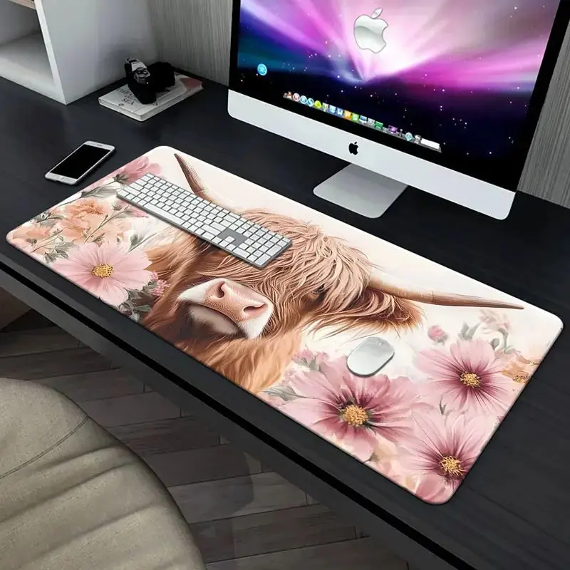 Highland Cow and Floral Design Rubber Mousepad - Non-Slip, Durable Desk Mat for Office and Gaming Use